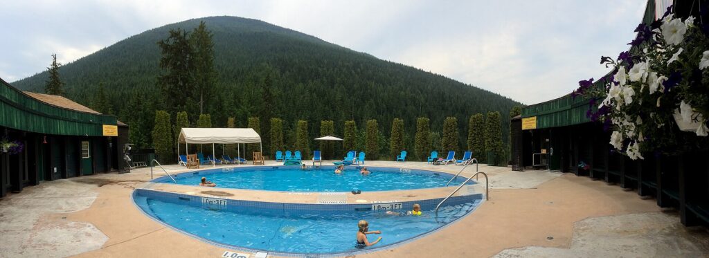 The village-owned pools at Nakusp Hot Springs